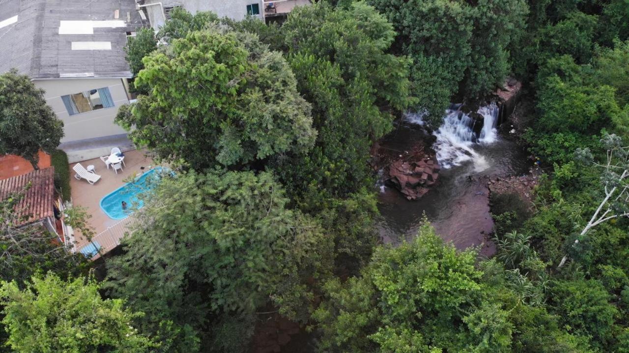 Cachoeira dos pássaros Foz do Iguaçu Esterno foto